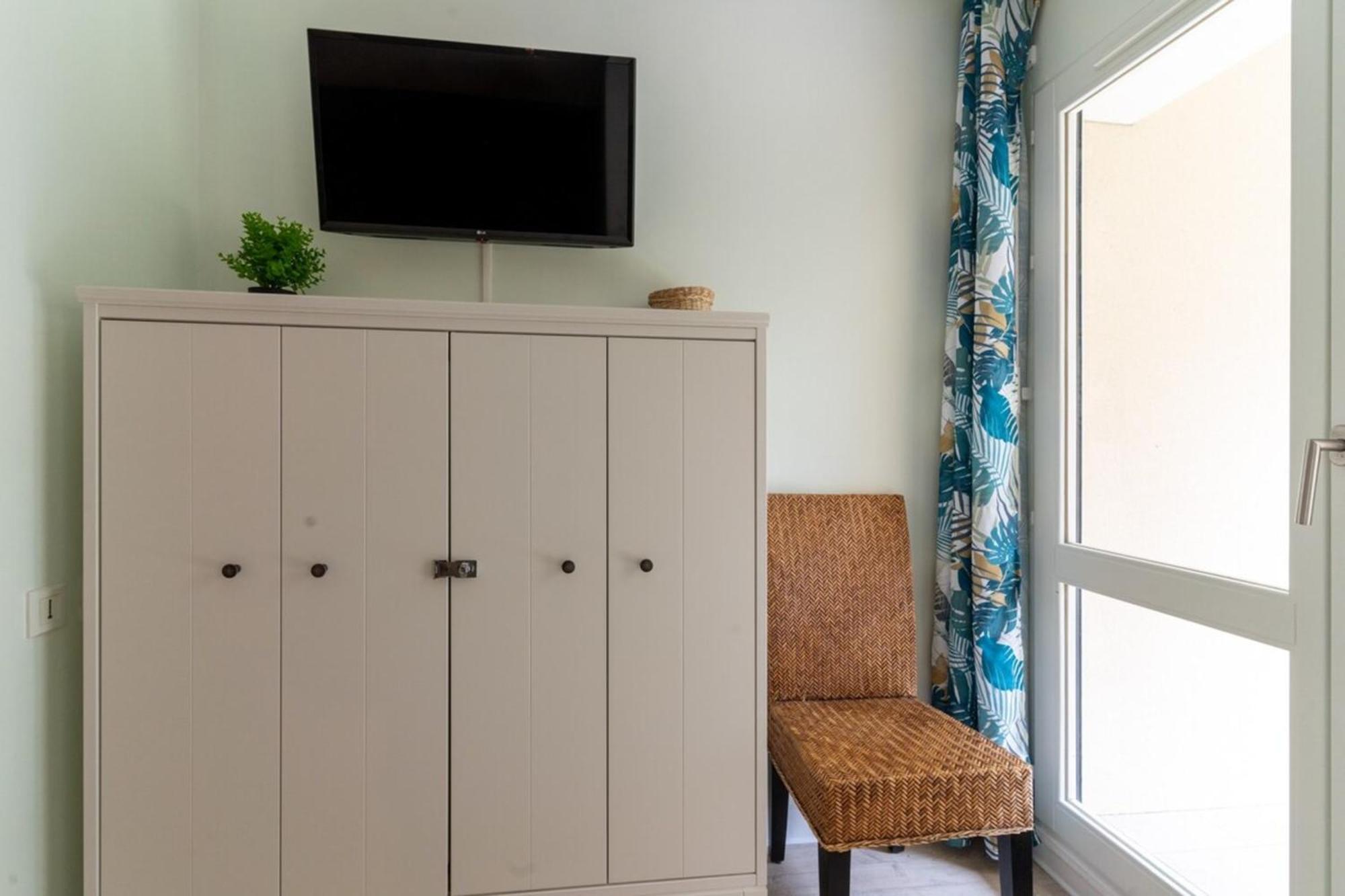 Beautiful Flat With Swimming Pool Tennis Court And Private Car Parking 09 勒图凯－巴黎普拉日 外观 照片