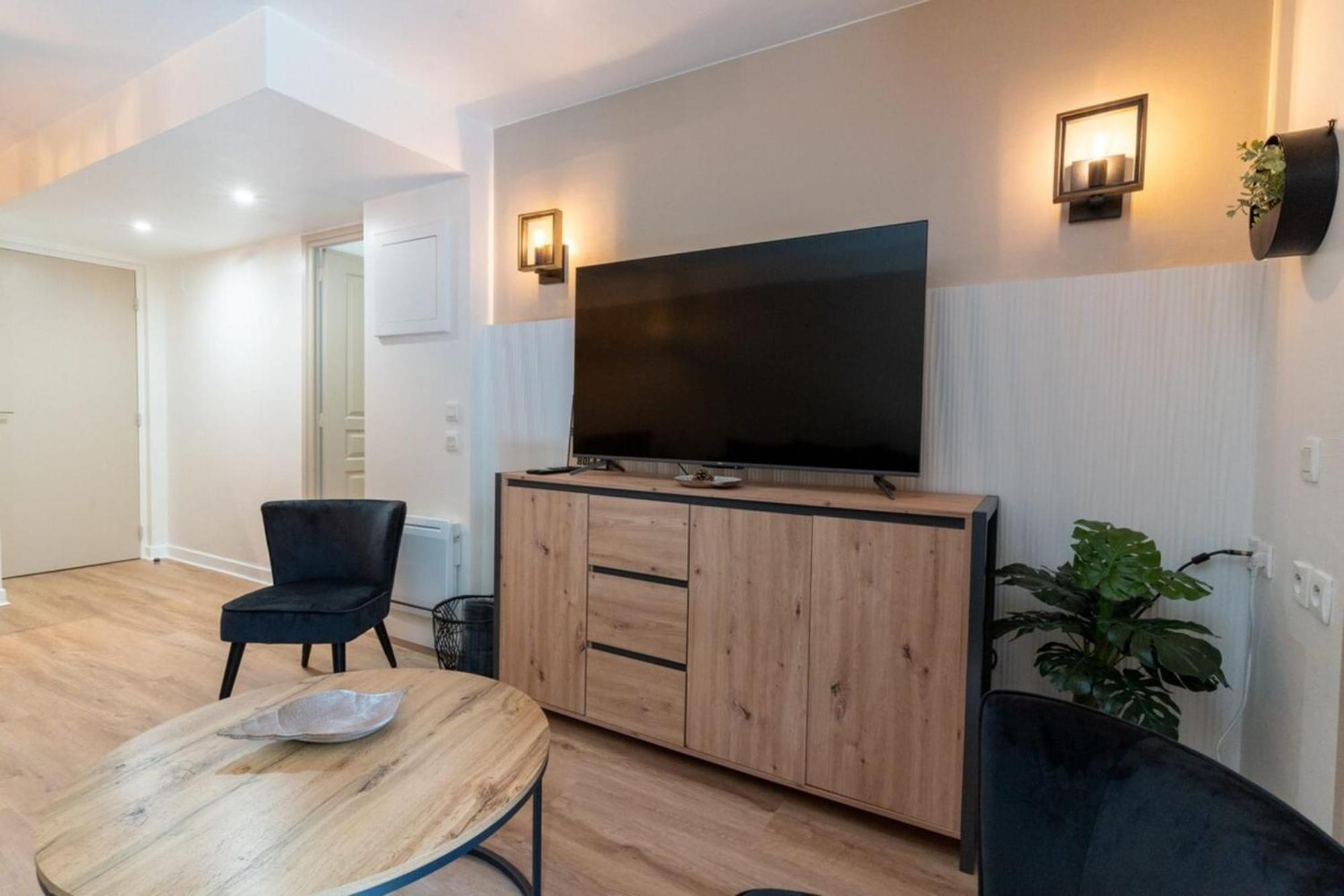 Beautiful Flat With Swimming Pool Tennis Court And Private Car Parking 09 勒图凯－巴黎普拉日 外观 照片